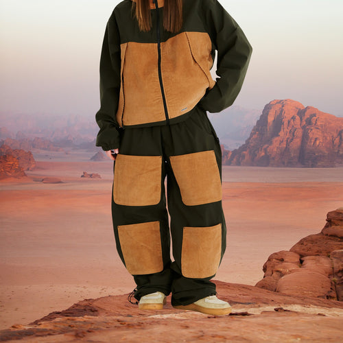 BSR2425FWPT092 model wearing product no color mask