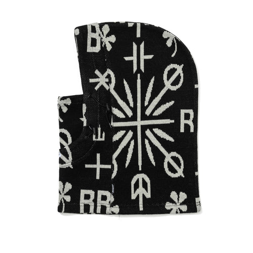 BSR2526FWHW006 model wearing product safe white background