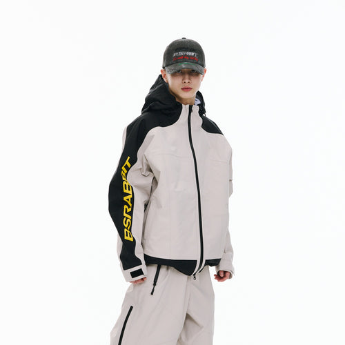 BSR2526FWJK005 model wearing product safe white background