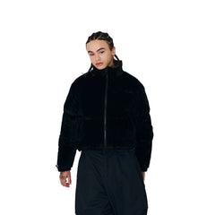BSR2526FWJK008 model wearing product safe white background