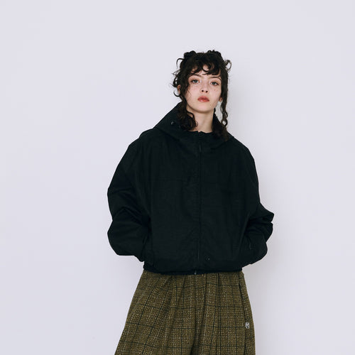 BSR2526FWJK102 model wearing product no color mask
