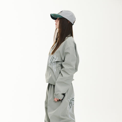 BSR2526FWJK145 model wearing product safe white background