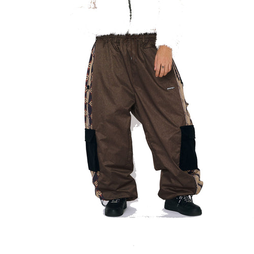 BSR2526FWPT024 model wearing product safe white background