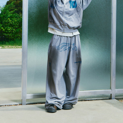 BSR26SSPT019 outdoor model wearing product safe rebuild