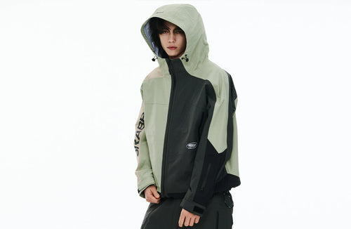 How a Snowboard Jacket Should Fit, According to the Silhouette