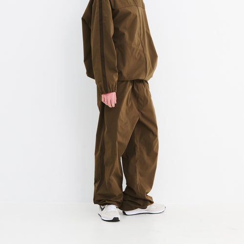 BSR2425FWPT106 model wearing product no color mask