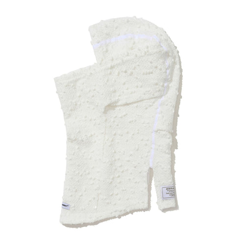 BSR2526FWBC007 model wearing product safe white background