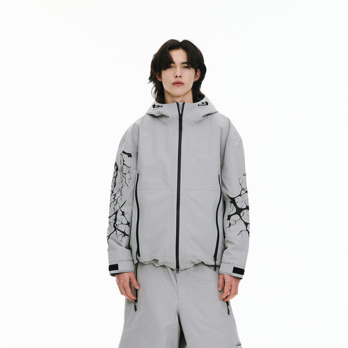 BSR2526FWJK002 model wearing product safe white background