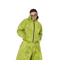 BSR2526FWJK020 model wearing product safe white background