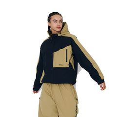 BSR2526FWJK046 model wearing product safe white background