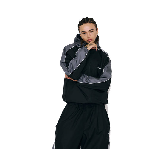 BSR2526FWJK095 model wearing product safe white background