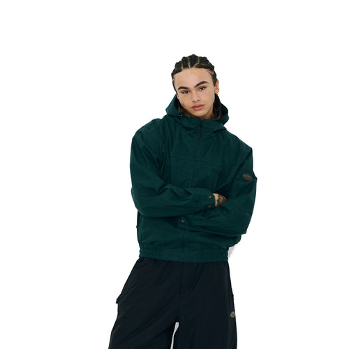 BSR2526FWJK101 model wearing product safe white background