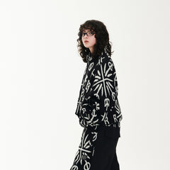BSR2526FWJK142 model wearing product safe white background