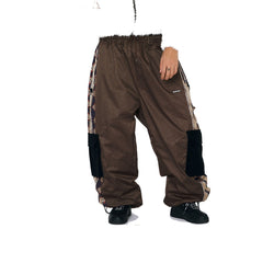 BSR2526FWPT024 model wearing product white background