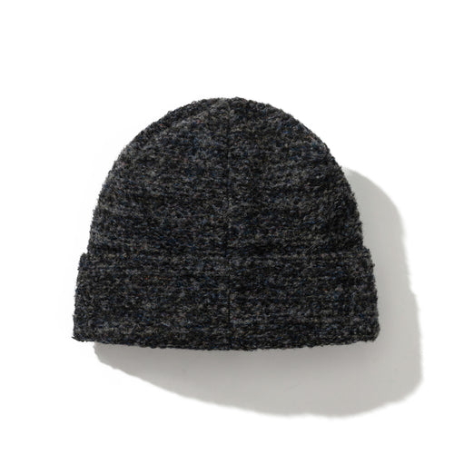 Triple Trace Metal Label Curly Beanie Black Mix